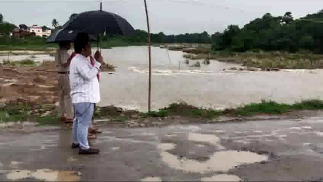 लगातार हो रही बारिश से नदियां एवं पोखरों का जलस्तर बढ़ा; जिला प्रशासन अलर्ट मोड में..