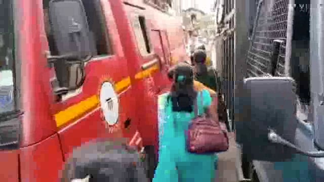 56 दिवस शिक्षण उपसंचालक कार्यालय समोर आंदोलन सुरु होते आत्मदहनाचा प्रयत्न केले कारणे शिक्षकांना पोलीसांनी ताब्यात घेतले.