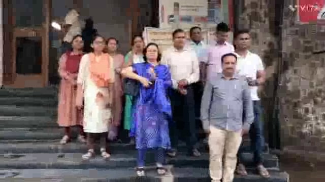 आरटीओ कर्मचारी संघटनेचे काम बंद आंदोलन सुरू शासनमान्य आकृती बंधानुसार अंमलबजावणी करून प्रलंबित पदोन्नत्या तात्काळ द्याव्यात इतर मागणी साठी आर टी ओ मध्ये शुकशुकाट.