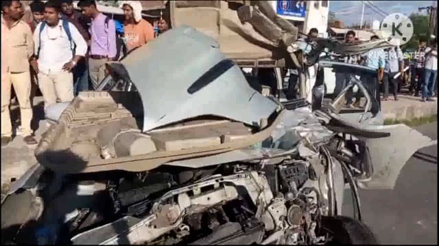 नेशनल हाइवे 19 पर हुआ भीषण सड़क हादसा