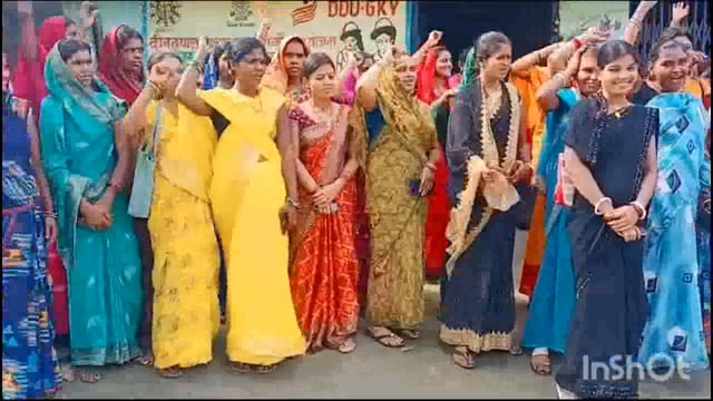 बेलहर के नारी विकाश संकुल संघ में जीविका कैडरों ने अपनी मांगों को लेकर सौंपा ज्ञापन, 10 सूत्री मांगों को लेकर हड़ताल जारी