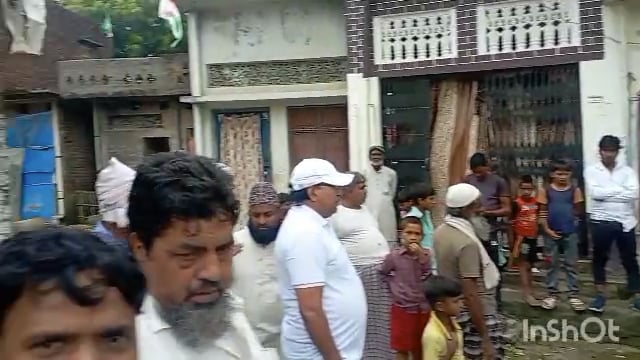 भारी बारिश व जल निकासी व्यवस्था न होने के कारण टीन का छत अचानक गिरने से एक महिला गंभीर रूप से घायल,चल रहा इलाज 