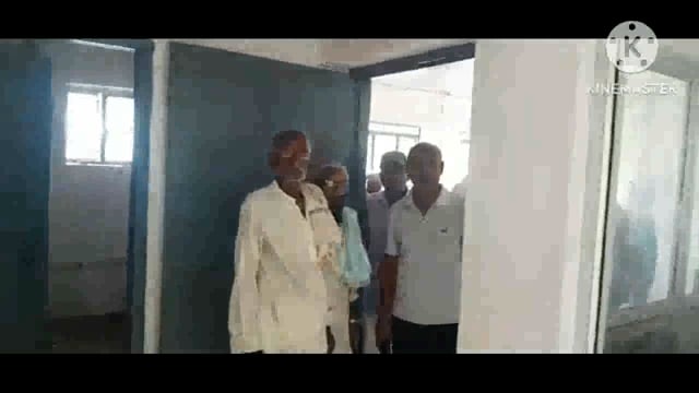 प्रखंड के अकौना पंचायत के भू राजस्व कर्मचारी के गायब रहने से लोगों को हो रही है परेशानी