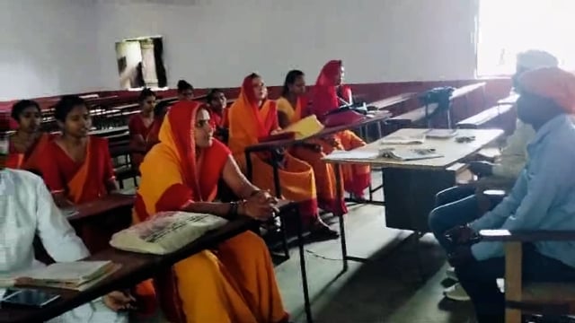 नवीन चंद्र स्मारक महाविद्यालय में संच समिति के तत्वाधान में एकल विद्यालय के बहनों का अभ्यास वर्क का हुआ आयोजन
