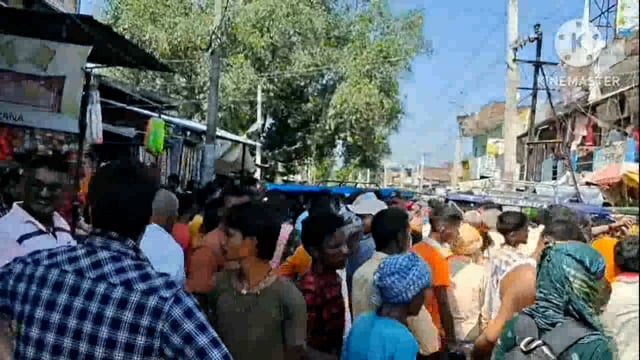 सड़क दुर्घटना में युवक की हुई मौत, परिजनों ने किया सड़क जाम