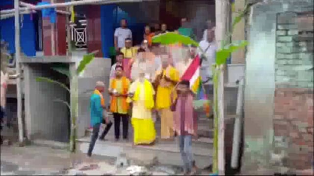 कलश स्थापना के साथ ही शारदीय नवरात्र प्रारंभ; पूजा अर्चणा को लेकर श्रद्धालुओं की लग रही है भीड़ 