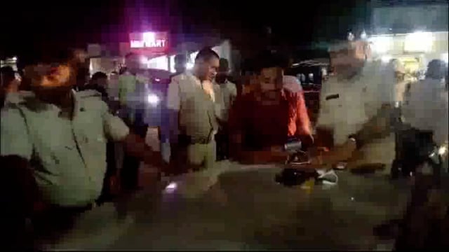 दुर्गा पूजा को लेकर पुलिस ने चलाया वाहन चैकिंग अभियान 
