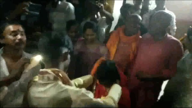 प्रेमिका की हाई वोल्टेज ड्रामा पर प्रेमी हुआ मजबूर,जन प्रतिनिधि और पुलिस के पहल पर प्रेमिका ने रचाई दूसरी शादी