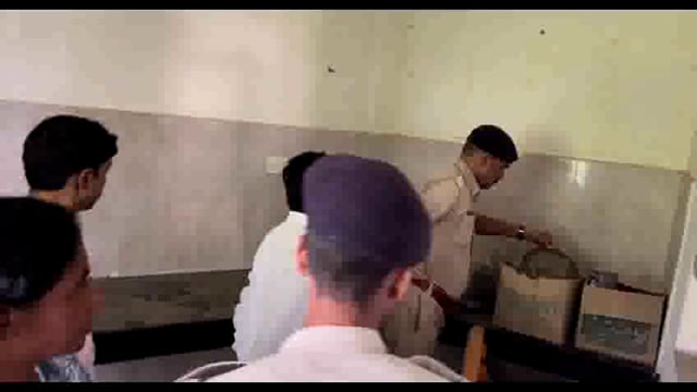 अवैध ऑनलाइन गतिविधि कैंटीन संचालक पर छापेमारी; अलाॅटमेंट रद्द