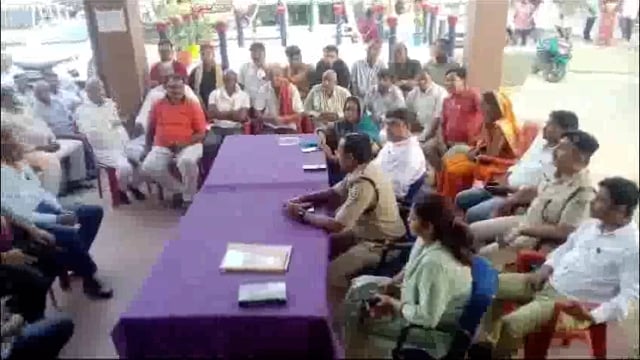 दुर्गा पूजा शांतिपूर्ण संपन्न कराने के लिए एसडीएम की अध्यक्षता में शांति समिति की बैठक आयोजित 