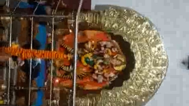 महालक्ष्मी मंदिर कडेगांव येथे जल्लोषात जोरदार  दांडीया .नवरात्रीचा आजचा चौथा दिवस 