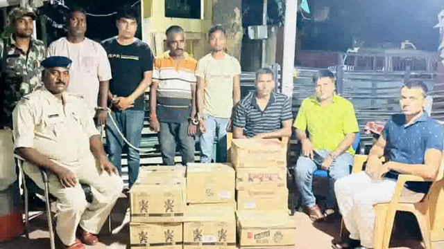  थाना पुलिस द्वारा 120 लीटर विदेशी शराब सहित एक स्कॉर्पियो एवं एक कार किया जप्त, मौके से चार शराब तस्करों को गिरफ्तार 