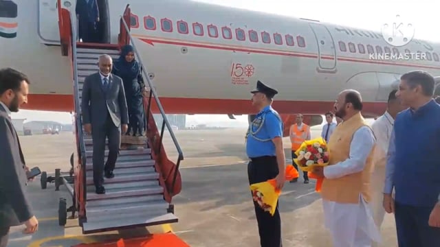 मालदीप के राष्ट्रपति मोहम्मद मुइज्जु पत्नी सहित पहुंचे आगरा एयरपोर्ट