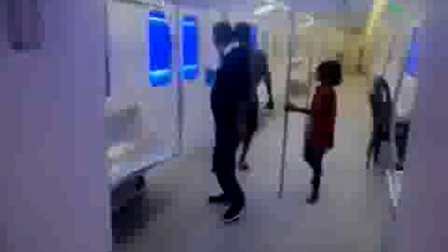 Bangal Mein Metro ki tarj per Banaya Gaya Durga Puja pandal