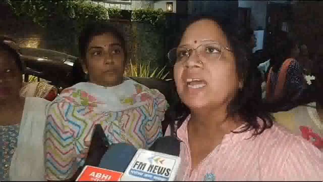 मथुरा की एक कॉलोनी में बच्ची से की गई पार्क में छेड़छाड़ महिलाओं ने काटा हंगामा 