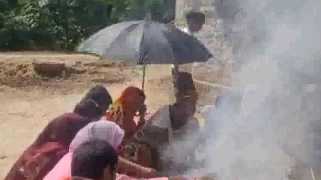 अष्टमी के अवसर पर दुर्गा पूजा पंडालों में हुआ हवन पूजन, शनिवार को होगा विसर्जन।