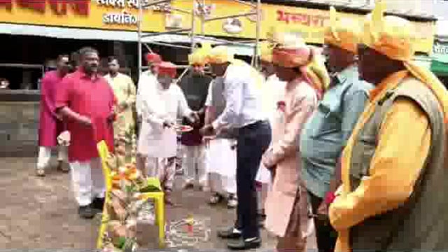 कोल्हापूर मधील हिल रायडर्स तर्फे भवानी मंडप (जुना राजवाडा) कमानीस तांब्याच्या कलशांचे मंगल तोरण जिल्हाधिकारी अमोल येडगे यांचे उपस्थित बांधण्यात आले.