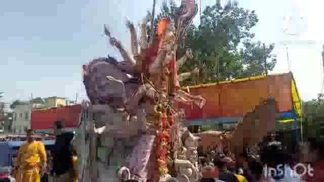 सूर्यगढ़ा -सूर्यगढ़ा बाजार स्थित मां दुर्गा एवं भारत माता को नम आंखों से दी जा रही विदाई।