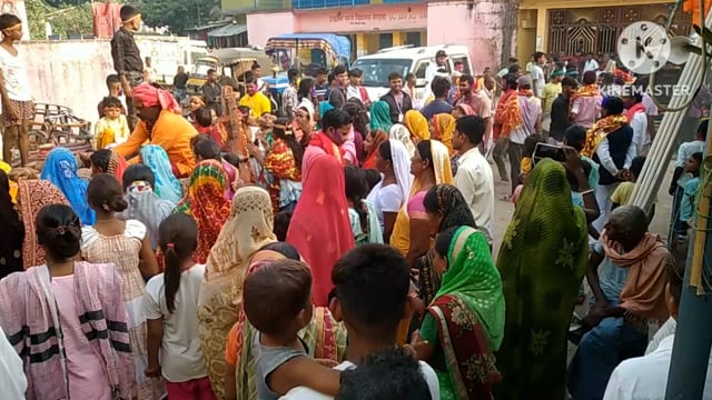 प्रखंड के विभिन्न पूजा पंडालों में स्थापित मां दुर्गा की प्रतिमा का नम आंखों से विदाई देकर किया गया विसर्जन