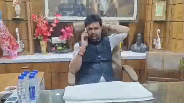 नामदार संजय बनसोडे यांच्या उपस्थितीत अनेक तरुणांनी बांधली घड्याळ