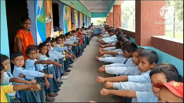 बरदहा बाजार स्थित मेंही इंग्लिश स्कूल के छात्र-छात्राओं ने मोबाइल नहीं देखने का लिया संकल्प