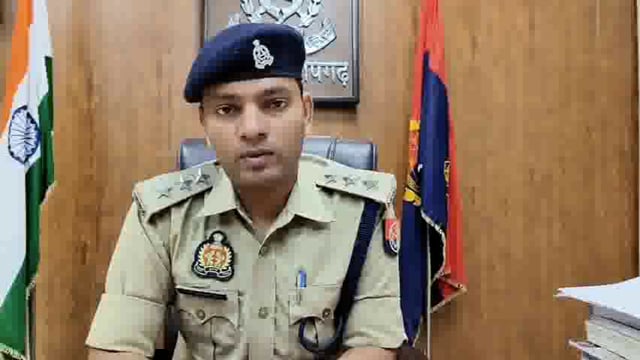 टप्पेबाजों ने कार से उड़ाए दो लाख नगदी, पुलिस जांच पड़ताल में जुटी 

सीओ सिटी शिव नारायण बैश की बाइट