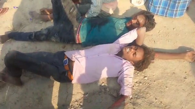 बाघराय थाना क्षेत्र के अवतारपुर में भीषण सड़क हादसा दर्जन से अधिक संख्या में लोग घायल बाघराय पुलिस ने भेजवाया हॉस्पिटल,