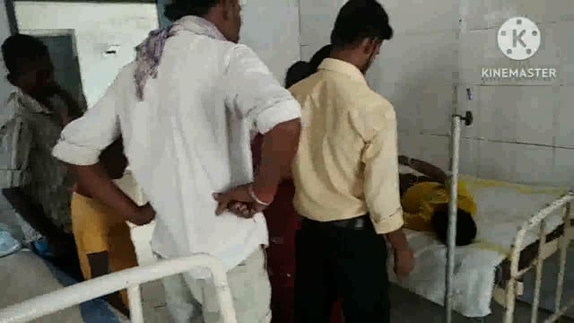 करंट की चपेट में आने से एक किशोर हुआ जख्मी, पीएचसी सिरदला में किया जा रहा इलाज