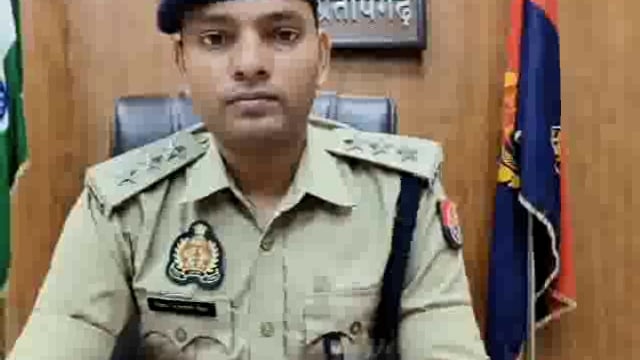 छप्पर में सो रहे बुजुर्ग की संदिग्ध परिस्थितियों मे मौत,पुलिस जांच पड़ताल में जुटी
सीओ शिव नारायण बैश की बाइट