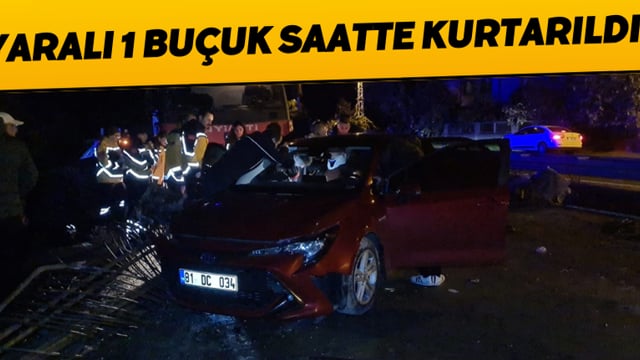 Kazada, Otomobili Delerek İçeri Giren Demir, Bacağına Saplandı