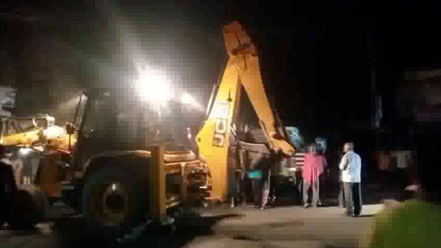 अंबेडकरनगर
मालीपुर थाना क्षेत्र के सुरहुरपुर चौराहे पर भीषण हादसा,
बेकाबू ट्रक पलटा दो लोगों के मौत की सूचना.!