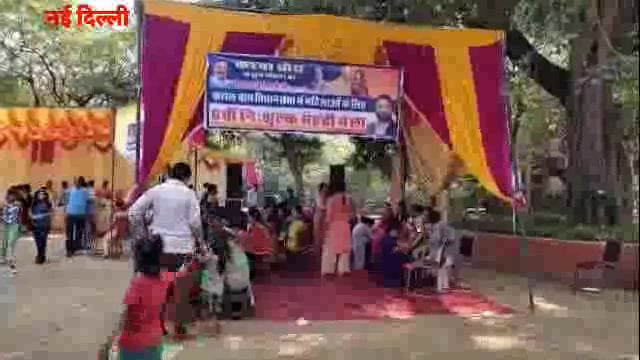 दिल्ली सरकार ने कराया नि:शुल्क मेंहदी मेला का आयोजन