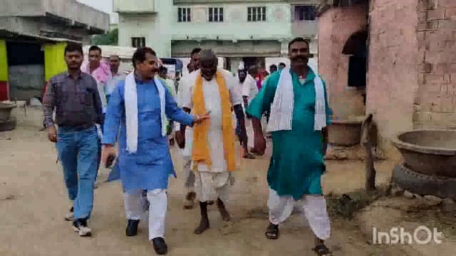 नोनगढ पंचायत में पूर्व राजद विधायक फुलेना सिंह ने चलाया आरजेडी का सदस्यता अभियान।