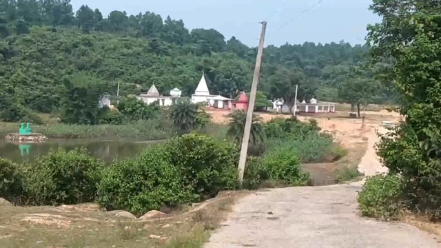 अति प्राचीन मध्यगिरी नाथ शिव मंदिर फुल्लीडुमर ,प्रखंड के ऐतिहासिक धरोहरों में से एक 