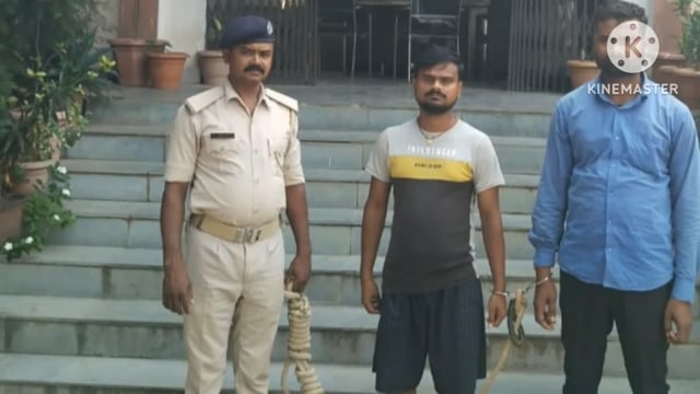 पुलिस ने दो वारंटी को गिरफ्तार कर भेजा न्यायालय
