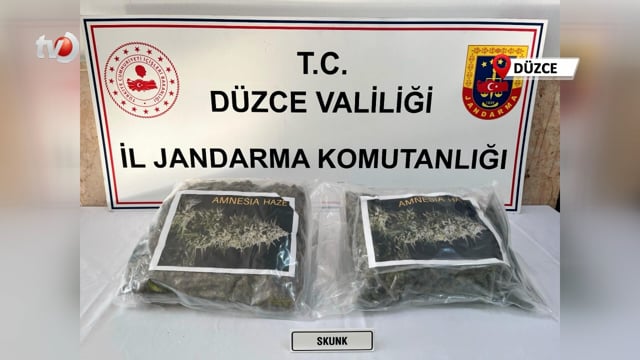 Otomobildeki Valizin İçinden Uyuşturucu Çıktı