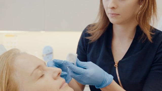 Nekirur&scaron;ka blefaroplastika