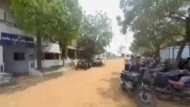 मादलापूर येथून अज्ञाताने दुचाकी पळविली,अज्ञातावर गुन्हा दाखल