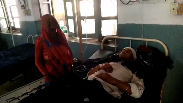 जूनसिटी गांव में दबंग पड़ोसियों ने बोला हमला महिला समेत आधा दर्जन से अधिक हुए घायल जिला अस्पताल में कराया भर्ती