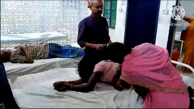 अमरपुर थाना क्षेत्र के ज्येष्ठगौरनाथ पुल के समीप  ई रिक्शा पलटने से एक महिला गंभीर रूप से हुई जख्मी