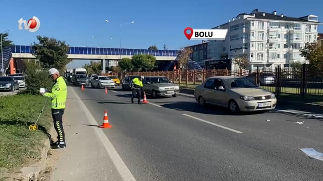 Kaza Nedeniyle Tıkanan Yol, Polis Ekipleri 'Fermuar Yöntemi' İle Açıldı