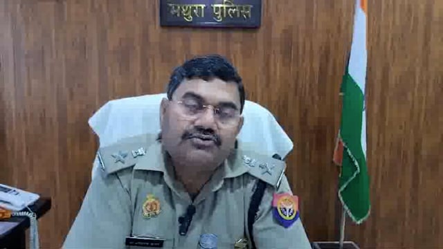 हाईवे क्षेत्रान्तर्गत शारीरिक शोषण के प्रायोजन से गृहित तीन महिलाओं को रेस्क्यू कर की जा रही है परिवार वालों से बात