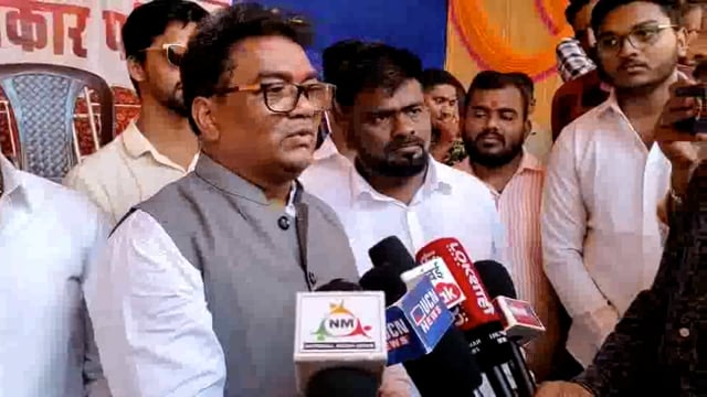 माझ्या विरोधात षडयंत्र विद्यमान आमदार डॉ होळी चे पत्रकार परीषदेत मत 