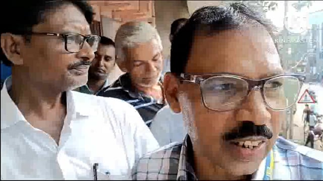 10 सूत्री मांगों को लेकर एल आई सी अभिकर्ताओं ने दिया एकदिवसीय धरना सरकार के खिलाफ जमकर की नारेबाज़ी 