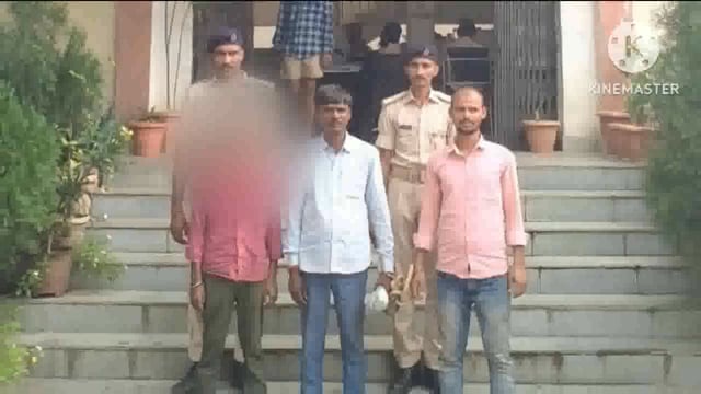 अवैध  गिट्टी परिवहन करने के आरोप में तीन लोगों को पुलिस ने किया गिरफ्तार