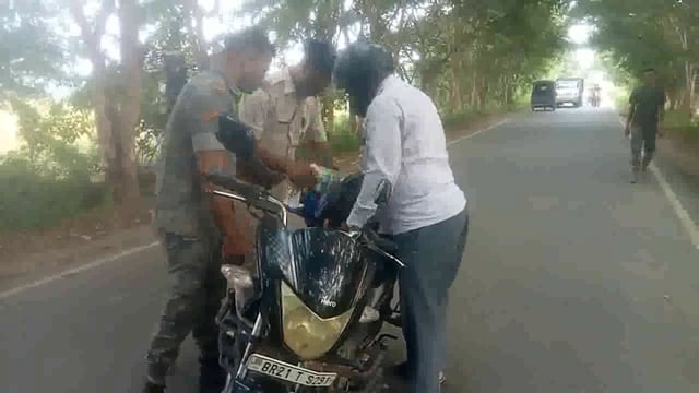 धनतेरस को लेकर थरथरी  थाना अंतर्गत बाहन चेकिंग किया 