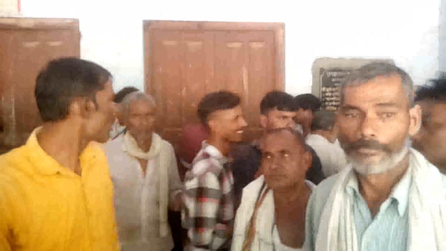 नहीं मिला डीएपी मायूस होकर लौटे किसान: जनपद में डीएपी की किल्लत जारी 