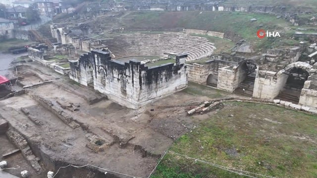 Kazdıkça tarih fışkırıyor