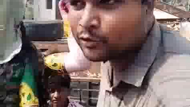 गोकुल प्रजापति कौशल शर्मा और अन्य दोस्त मिलकर महालक्ष्मी पूजा का त्यौहार ग्राम रामपुर कांधी में श्रद्धा पूर्वक मना रहेहै