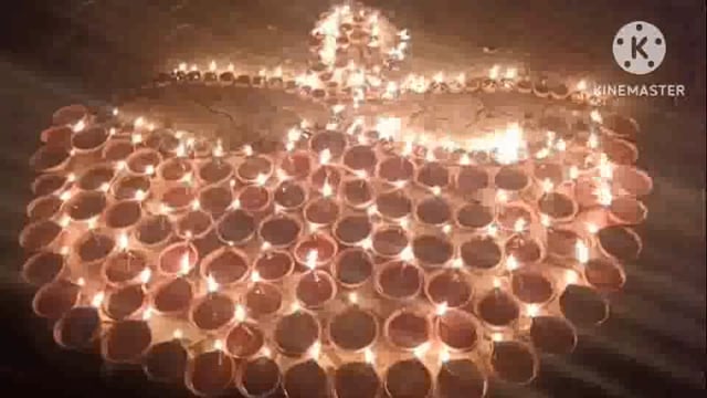 बांका जिले में धूमधाम से मनाई जा रही है दीपावली।अमरपुर प्रखंड के महमदपुर गांव में 1111 दीपों के साथ किया गया महाआरती ।